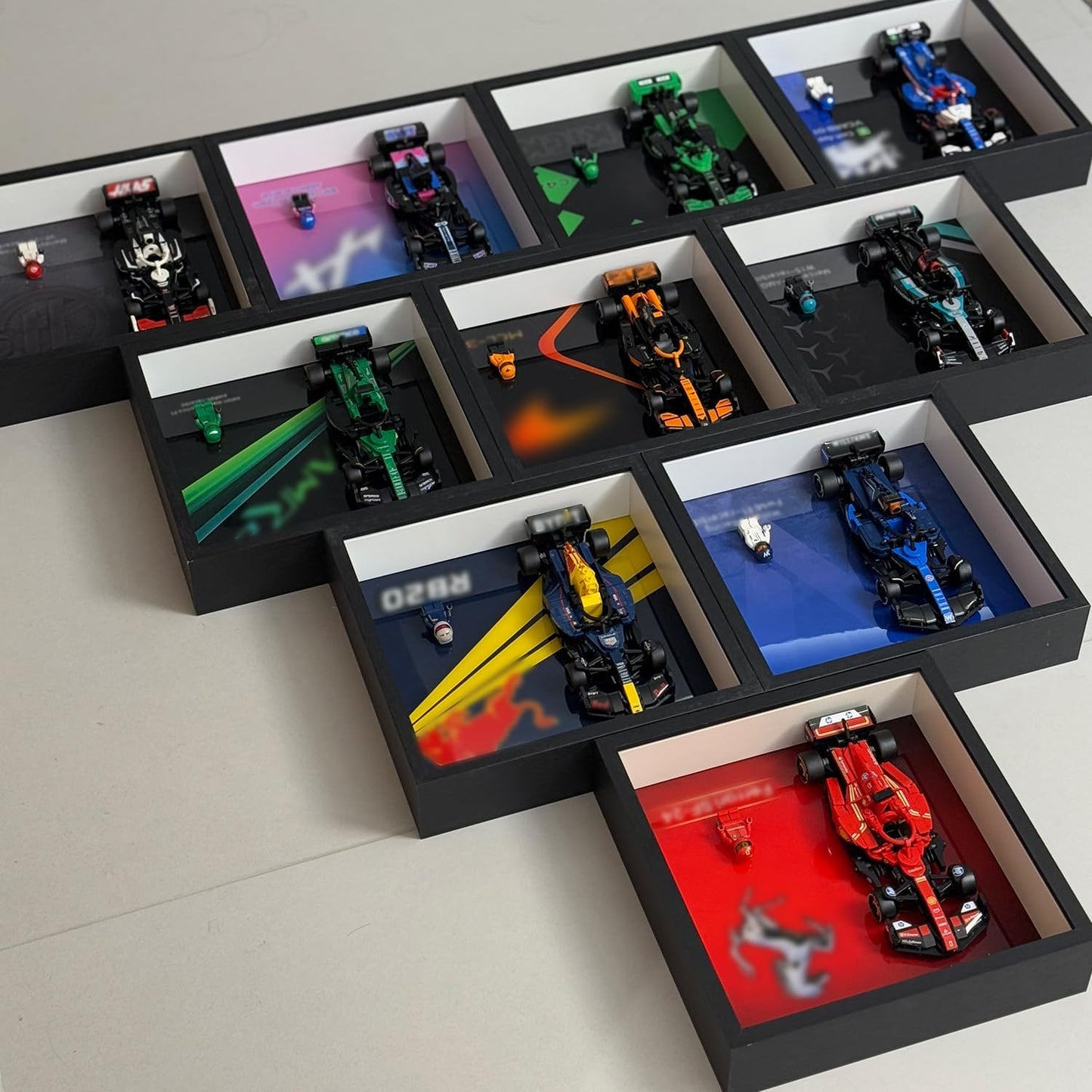 F1 Team Edition 10-Car Racing Model Collection with Themed Background Displays & Mini Figures