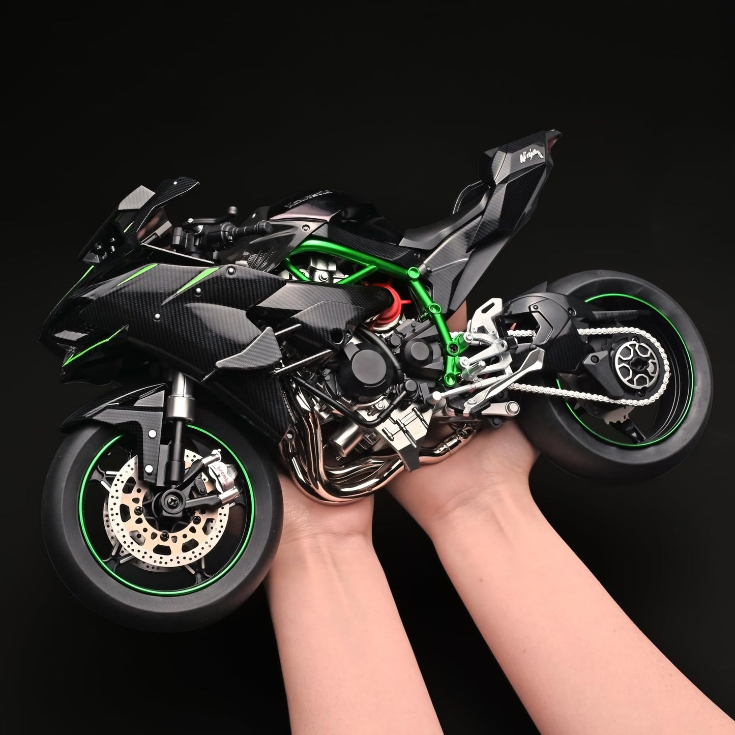 Kawasaki H2R 1:6 Scale Diecast Racing Motorcycle Model – Premium Alloy Collectible
